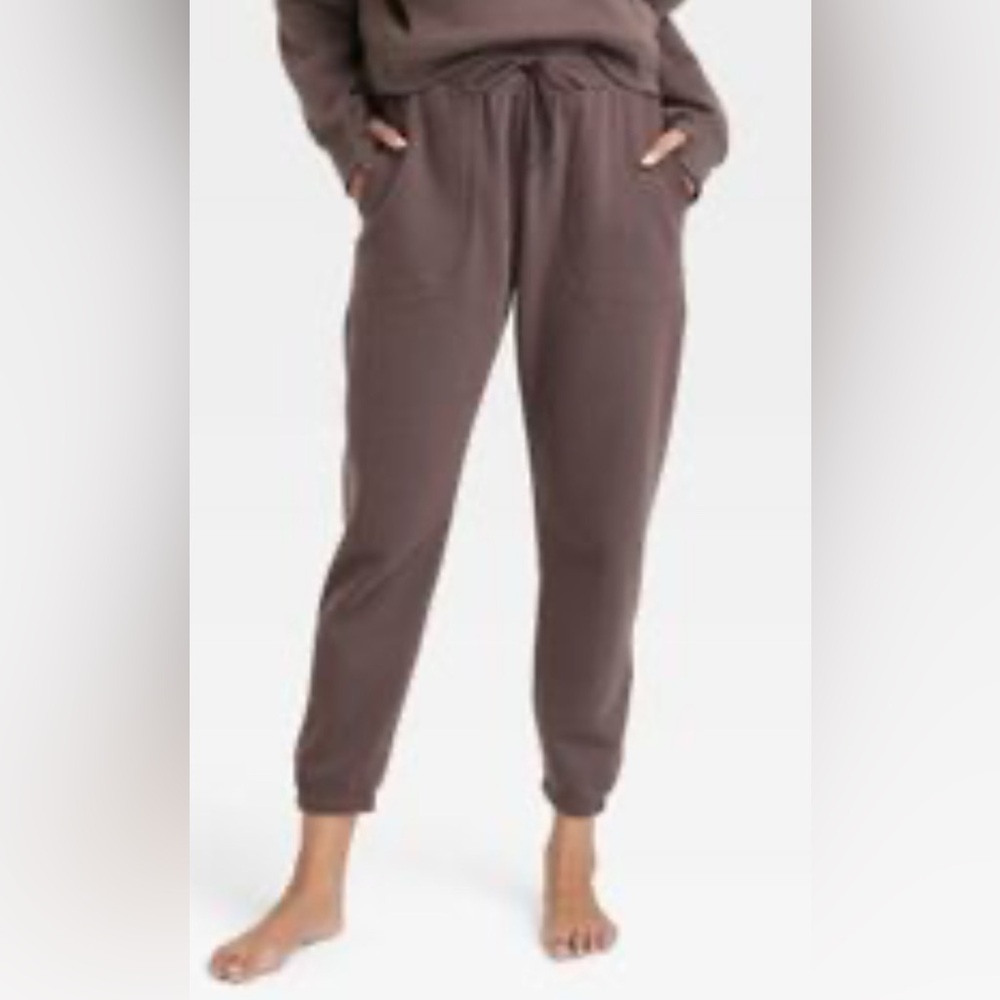 Cozy Brown fleece Jogger Pants.  Size large